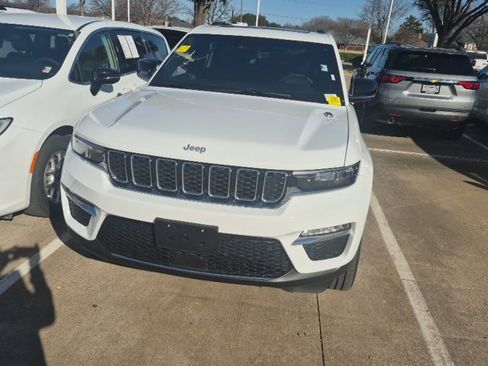 Used 2025 Jeep Grand Cherokee Limited image 2