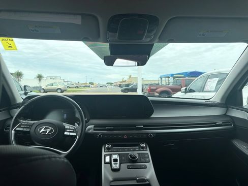 Used 2025 Hyundai Palisade SEL FWD image 9