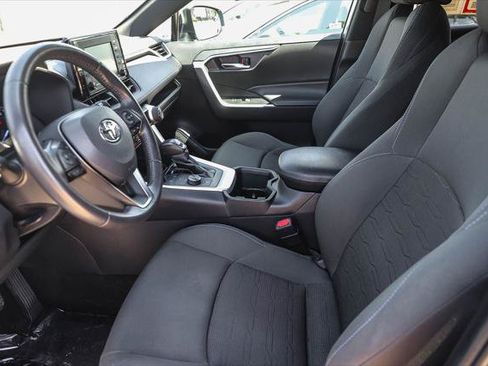Certified 2022 Toyota RAV4 SE AWD/4WD image 17