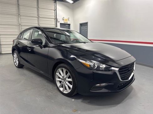 Used 2017 MAZDA MAZDA3 Touring FWD image 2