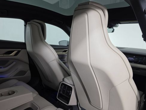 Used 2023 Porsche Taycan RWD image 39