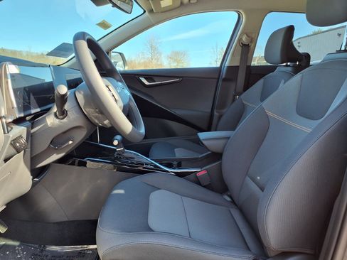 New 2026 Kia Niro LX image 6