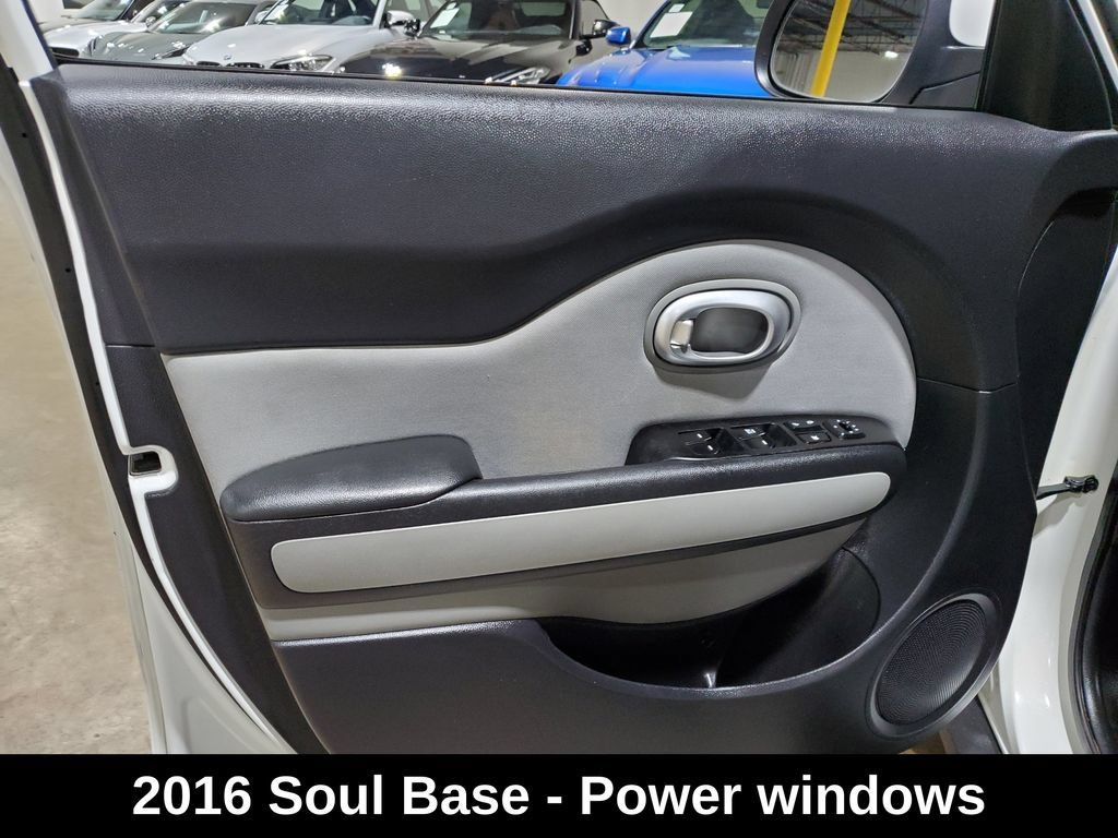 Used 2016 Kia Soul FWD image 8