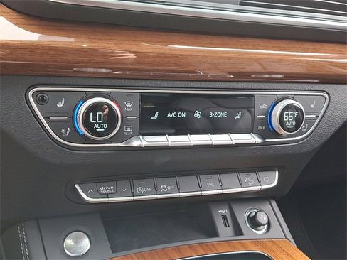 Certified 2023 Audi Q5 2.0T Premium Plus w/ Premium Plus Package image 17