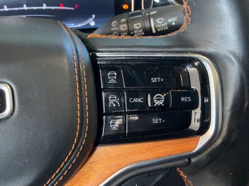 Used 2023 Jeep Grand Wagoneer Series III AWD/4WD image 21