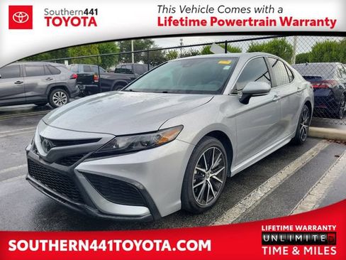 Used 2024 Toyota Camry SE FWD image 1
