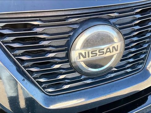 Used 2018 Nissan Rogue SV w/ Premium Package image 28