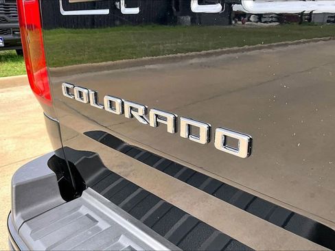 Used 2021 Chevrolet Colorado Z71 w/ Safety Package RWD image 8