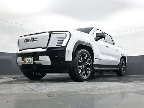 Used 2025 GMC Sierra EV Denali image 21