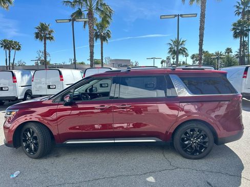 Used 2024 Kia Carnival SX Prestige image 4