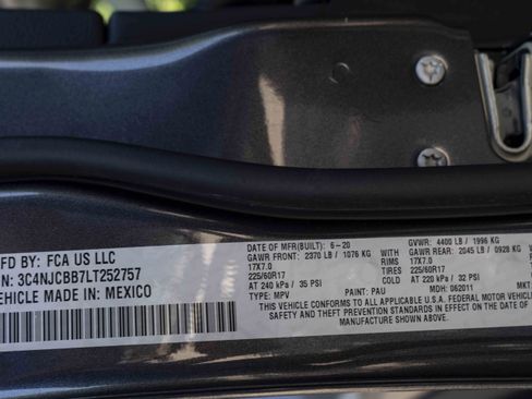 Used 2020 Jeep Compass Latitude FWD image 42