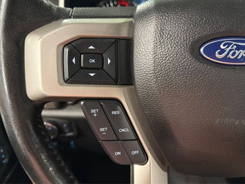 Used 2018 Ford F150 Lariat w/ Equipment Group 502A Luxury AWD/4WD image 24