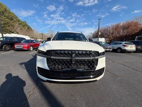 New 2025 Lincoln Navigator L Reserve w/ Jet Appearance Package image 2