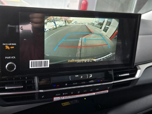 New 2026 Toyota Sienna XLE image 13