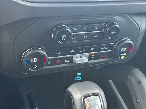 Used 2025 Ford Bronco Raptor AWD/4WD image 24