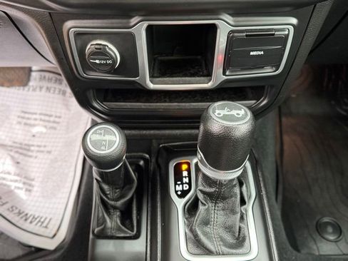 Used 2018 Jeep Wrangler Unlimited Sport AWD/4WD image 18
