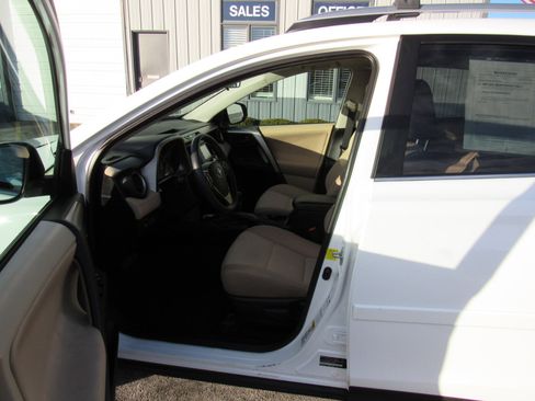 Used 2013 Toyota RAV4 XLE image 14