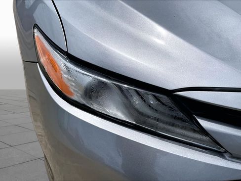 Used 2020 Toyota Camry XLE FWD image 27