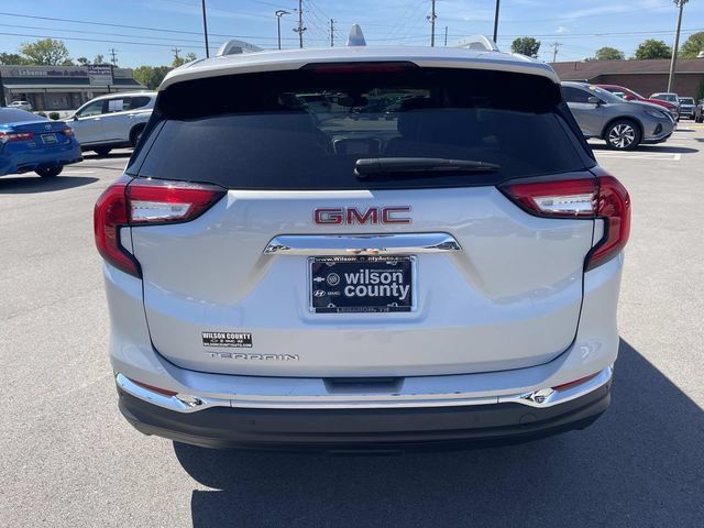 Used 2022 GMC Terrain SLT w/ Infotainment Package II FWD image 4