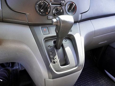 Used 2020 Nissan NV200 SV image 26