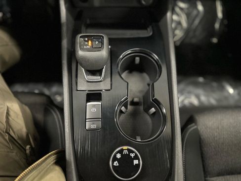 Used 2024 Nissan Rogue SV image 22