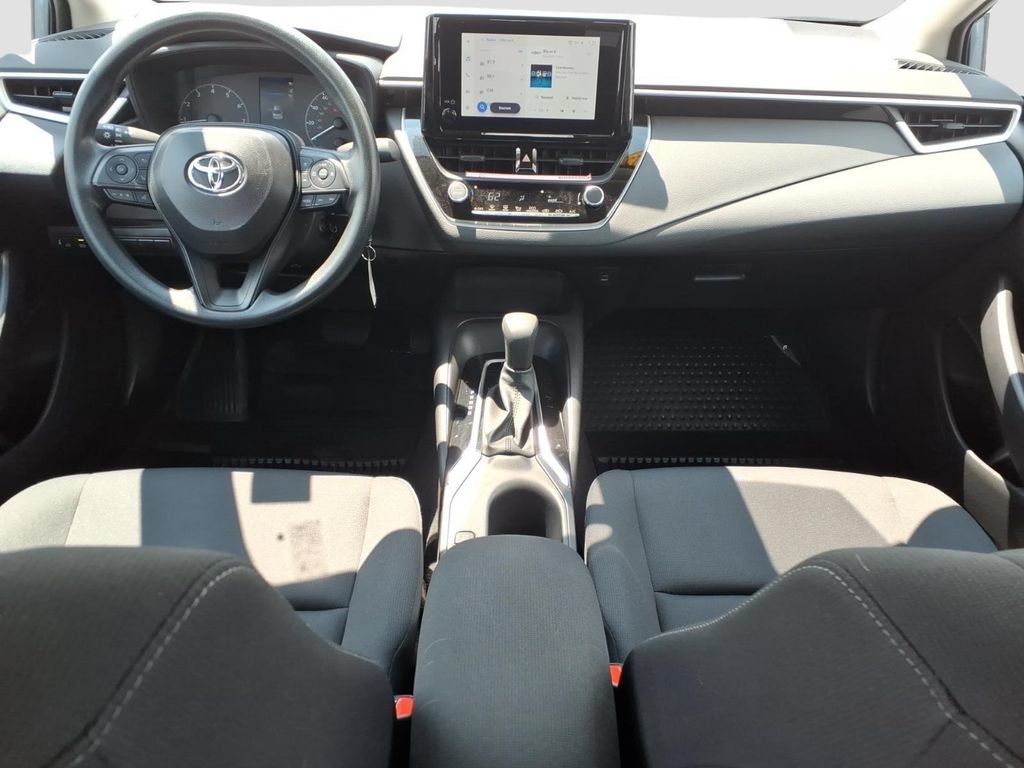 Used 2025 Toyota Corolla LE FWD image 12