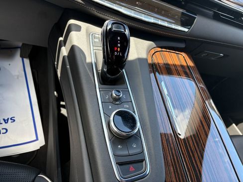 Used 2023 Cadillac Escalade Premium Luxury w/ Performance Package AWD/4WD image 21