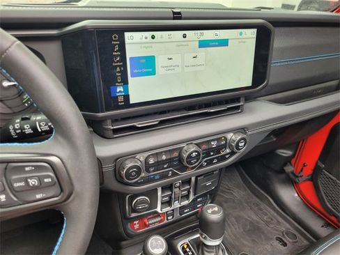 Used 2024 Jeep Wrangler Unlimited Rubicon 4xe image 26