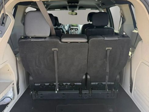 Used 2020 Dodge Grand Caravan SXT FWD image 21