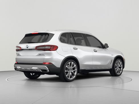 Used 2023 BMW X5 xDrive45e w/ Executive Package AWD/4WD image 3