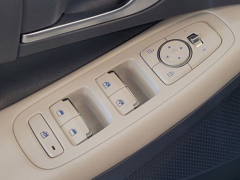 Used 2025 Hyundai Sonata SEL FWD image 27