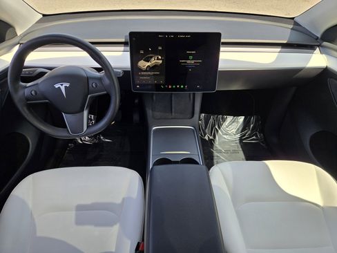 Used 2023 Tesla Model Y Long Range AWD/4WD image 14