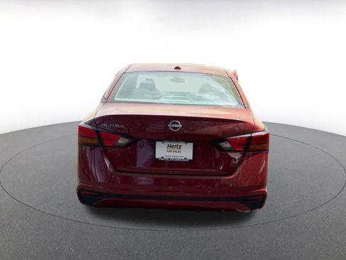 Used 2025 Nissan Altima 2.5 SV image 14