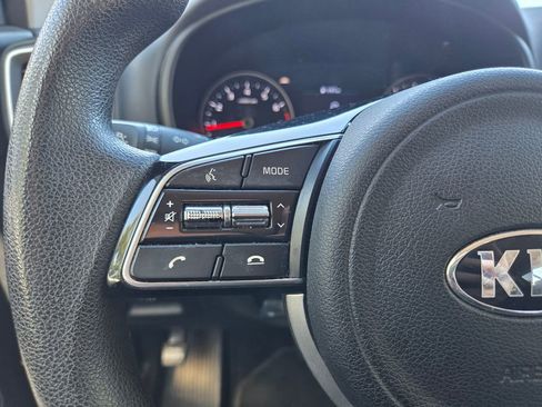 Used 2020 Kia Sportage LX image 16