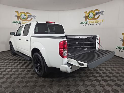 Used 2021 Nissan Frontier SV w/ Midnight Edition Floor Mats image 31