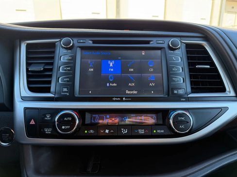 Used 2015 Toyota Highlander Limited image 31