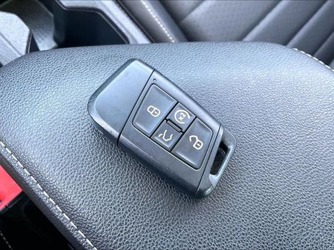 Used 2024 Volkswagen Jetta SE FWD image 33