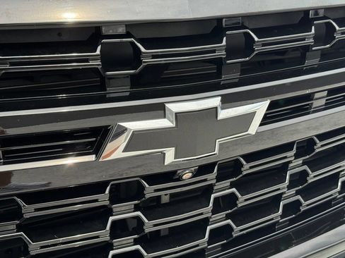 Used 2023 Chevrolet Tahoe Z71 w/ Luxury Package AWD/4WD image 10