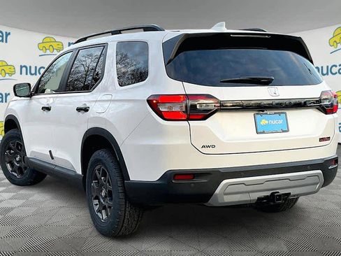 New 2025 Honda Pilot TrailSport image 4