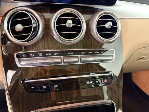 Used 2021 Mercedes-Benz GLC 300 4MATIC image 24