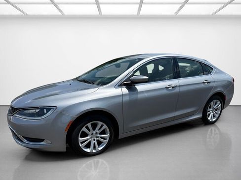 Used 2016 Chrysler 200 Limited FWD image 2