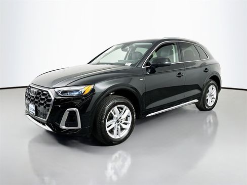 Used 2022 Audi Q5 2.0T Premium image 3