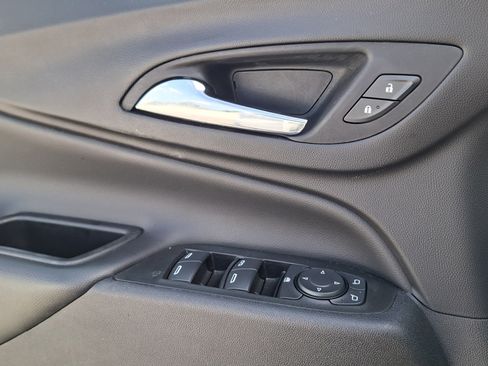 Used 2021 Chevrolet Equinox LT AWD/4WD image 16