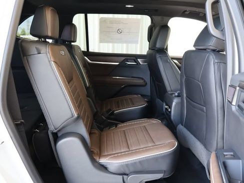 New 2026 GMC Acadia Denali Ultimate AWD/4WD image 21