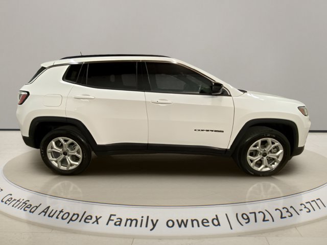 Used 2026 Jeep Compass Latitude AWD/4WD image 6