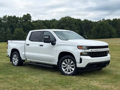 Used 2021 Chevrolet Silverado 1500 Custom w/ Custom Max Trailering Package AWD/4WD image 2