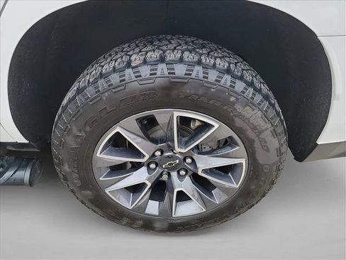 Used 2021 Chevrolet Tahoe Z71 w/ Z71 Off-Road Package image 13