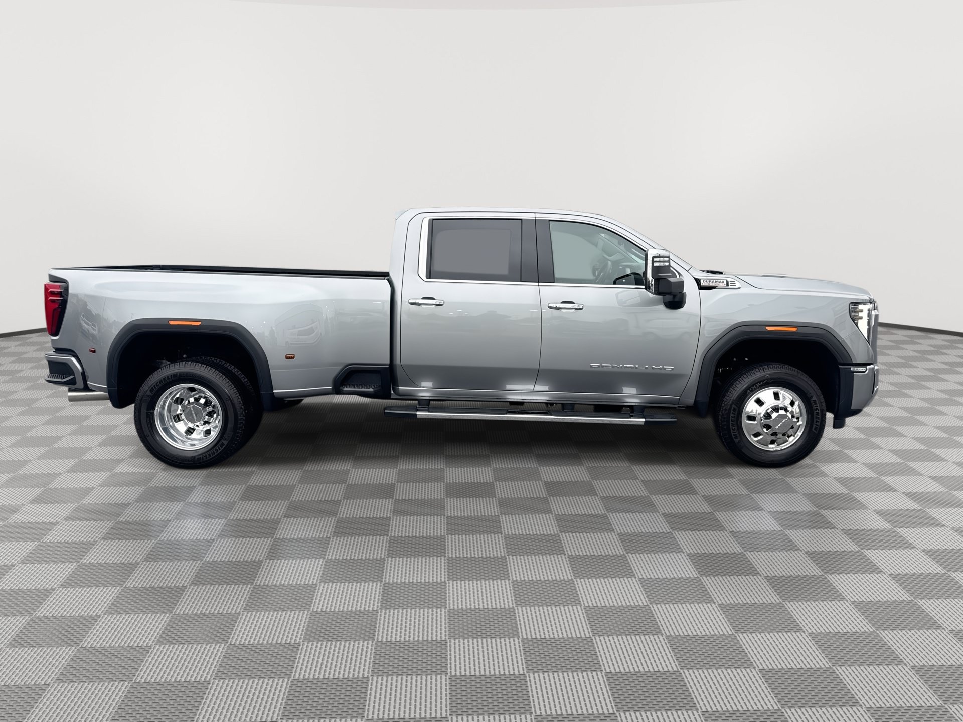 New 2026 GMC Sierra 3500 Denali w/ Denali Reserve Package AWD/4WD image 9