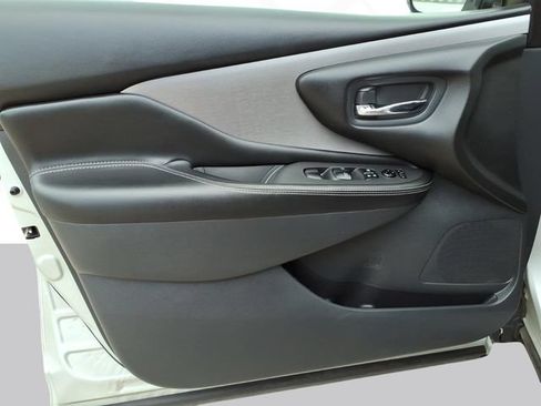 Used 2023 Nissan Murano S AWD/4WD image 10