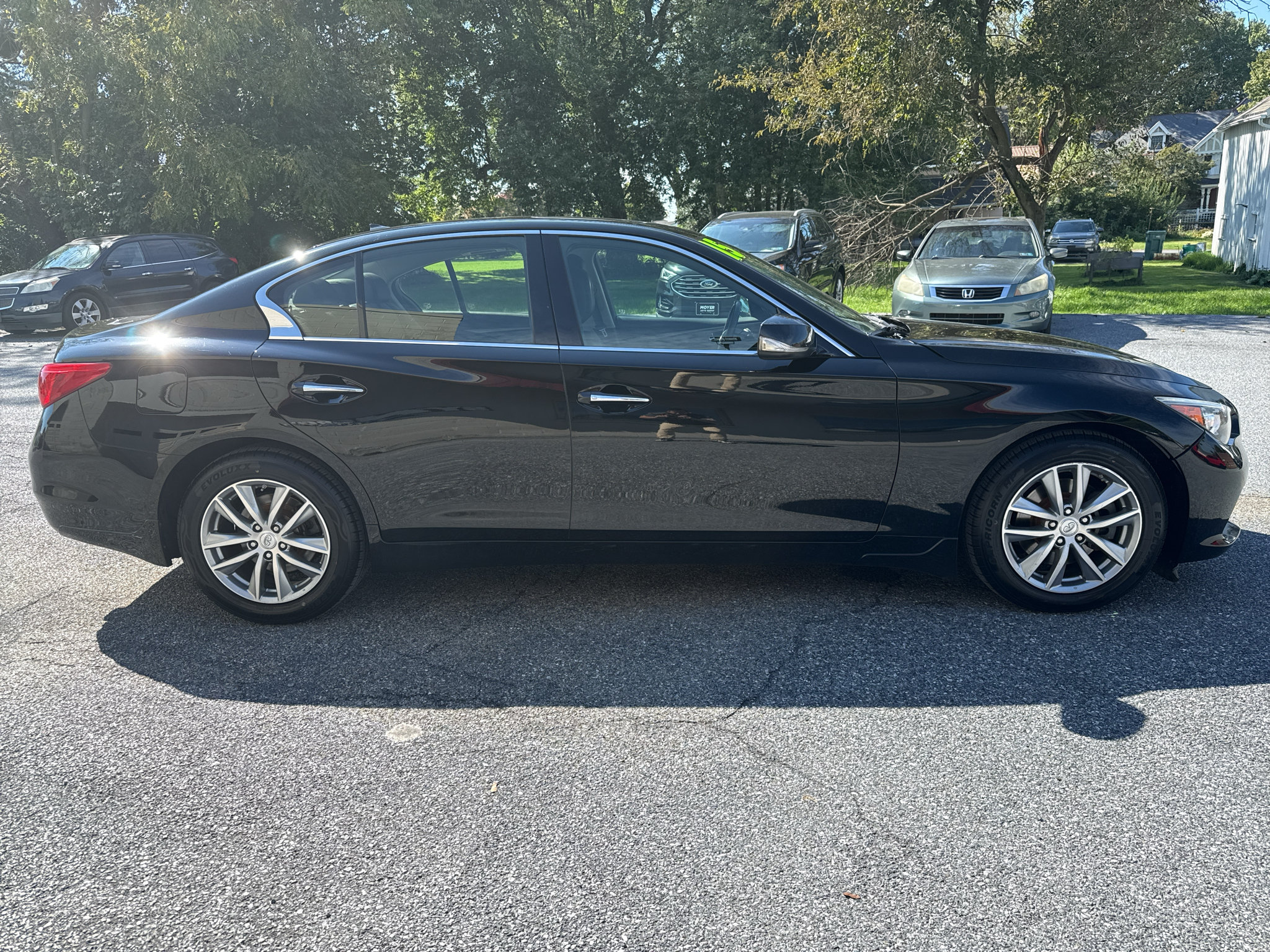 Used 2015 INFINITI Q50 AWD w/ Moonroof Package image 6